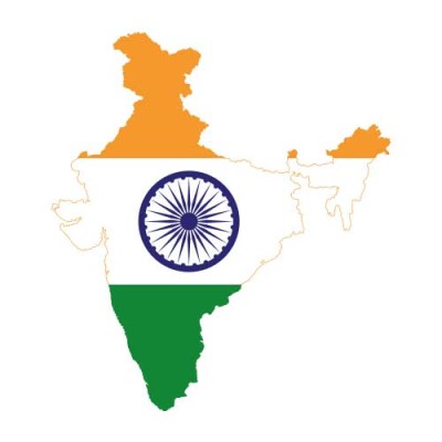 Eine Landkarte von Indien in den Farben der indischen Nationalflagge mit einem blauen Rad in der Mitte.