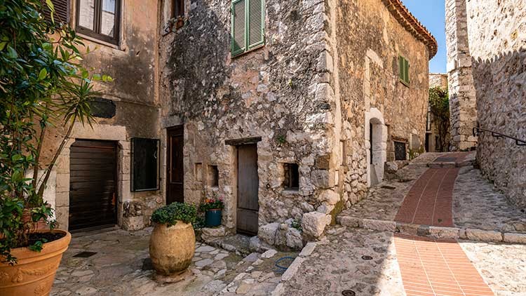 Eine Gasse in Èze