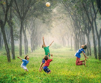 Spielende Kinder